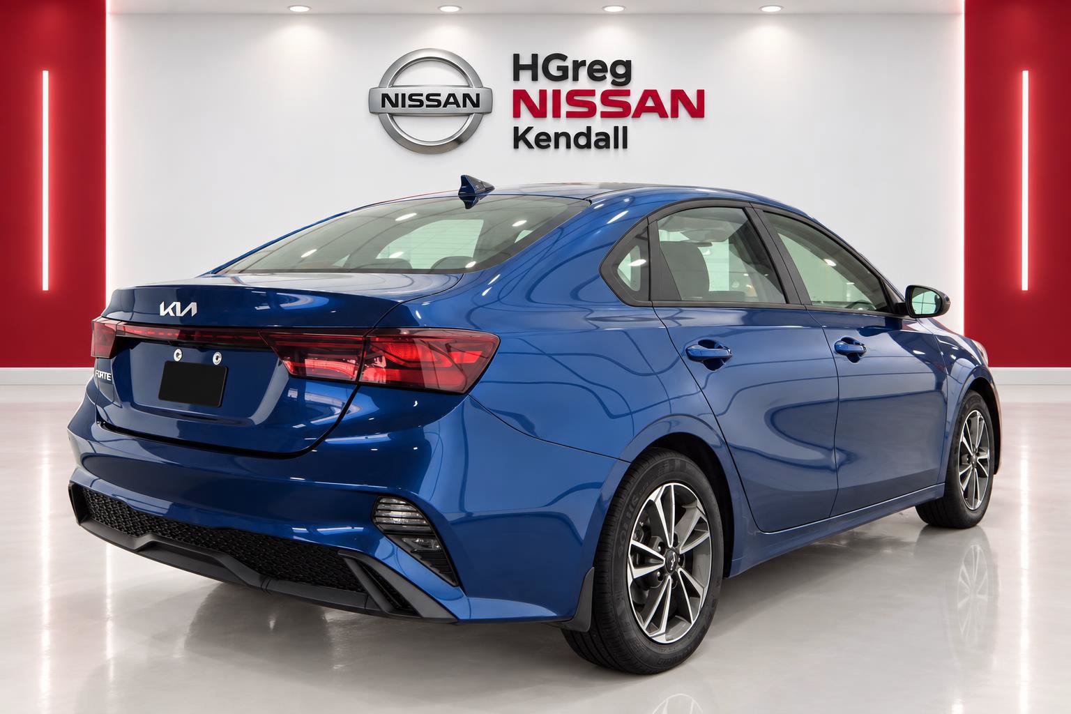 Used 2023 Kia Forte LXS FWD image 4
