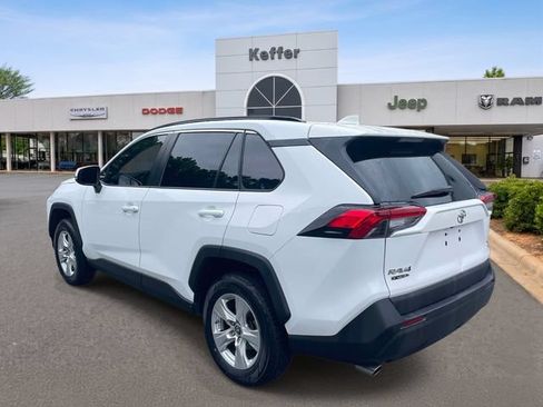 Used 2019 Toyota RAV4 XLE AWD/4WD image 4