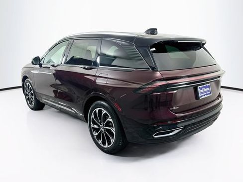 Used 2024 Lincoln Nautilus Reserve w/ Equipment Group 202A AWD/4WD image 8