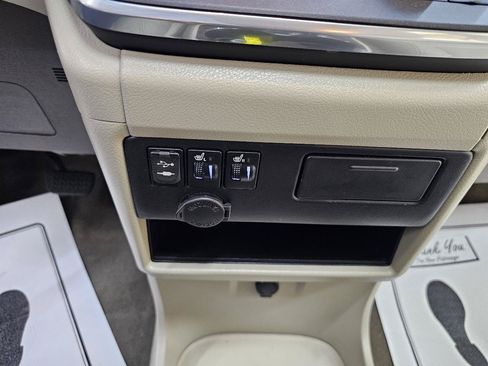 Used 2016 Toyota Sienna XLE w/ XLE Navigation Package FWD image 35