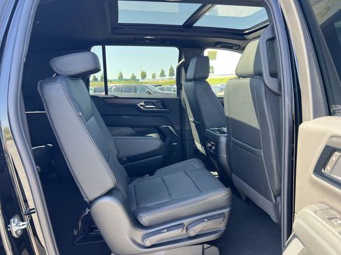 New 2026 GMC Yukon XL Denali w/ Sun & Power Step Package AWD/4WD image 33