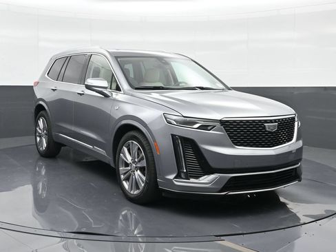Certified 2024 Cadillac XT6 Premium Luxury FWD image 13