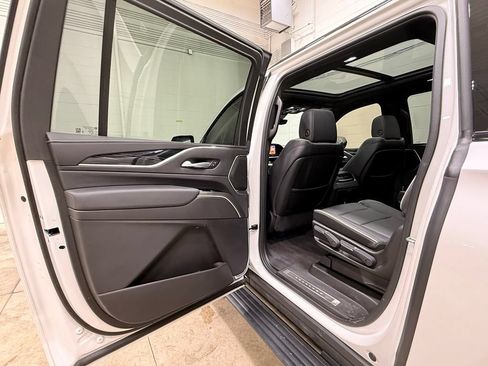 Used 2024 Cadillac Escalade ESV Sport w/ Touring Package AWD/4WD image 40