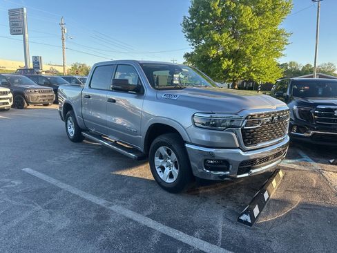Used 2025 RAM 1500 Big Horn AWD/4WD image 2