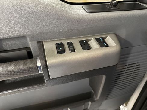 Used 2015 Ford F250 XLT w/ XLT Premium Package image 19