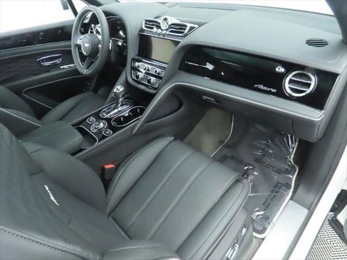 New 2025 Bentley Bentayga image 18