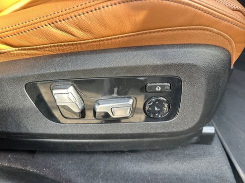 Used 2023 BMW X7 xDrive40i w/ M Sport Package image 41