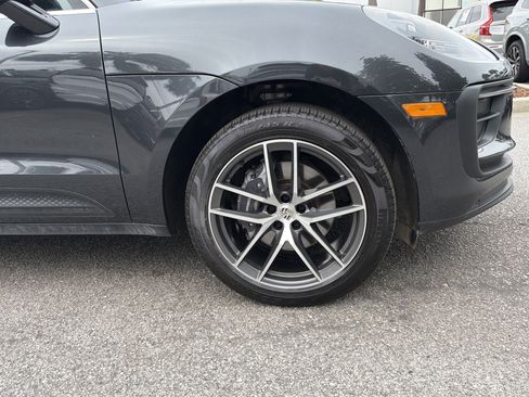Used 2022 Porsche Macan AWD/4WD image 21