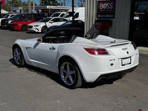 Used 2009 Saturn Sky Red Line RWD image 4
