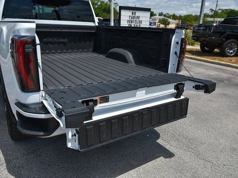 Used 2024 GMC Sierra 2500 AT4 image 17