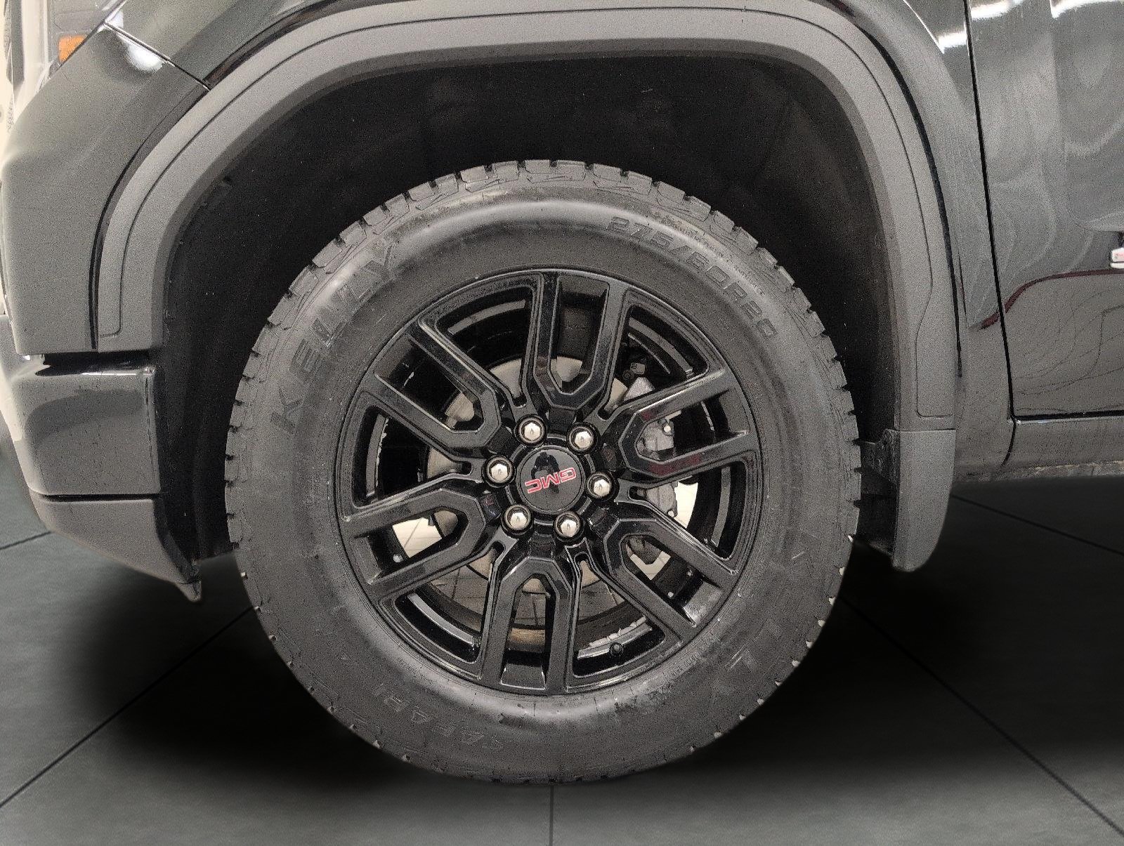 Used 2023 GMC Sierra 1500 Pro w/ Graphite Edition AWD/4WD image 4