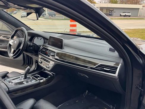 Used 2016 BMW 750i xDrive image 28