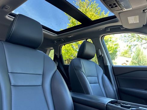 Used 2023 Nissan Rogue SL w/ SL Premium Package AWD/4WD image 17