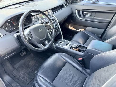 Used 2018 Land Rover Discovery Sport SE image 8