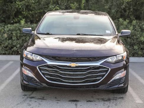 Used 2021 Chevrolet Malibu LT image 2