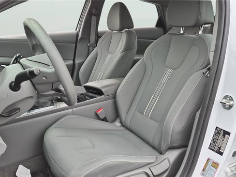 Used 2024 Hyundai Elantra SEL image 10