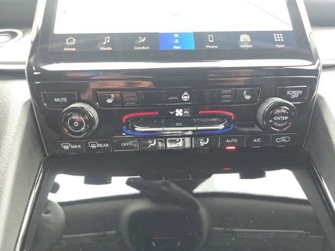 Used 2023 Jeep Grand Cherokee 4WD 4xe image 24