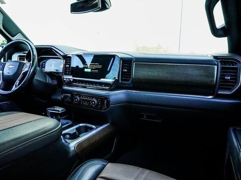 Used 2023 Chevrolet Silverado 1500 High Country w/ Z71 Off-Road Package image 16