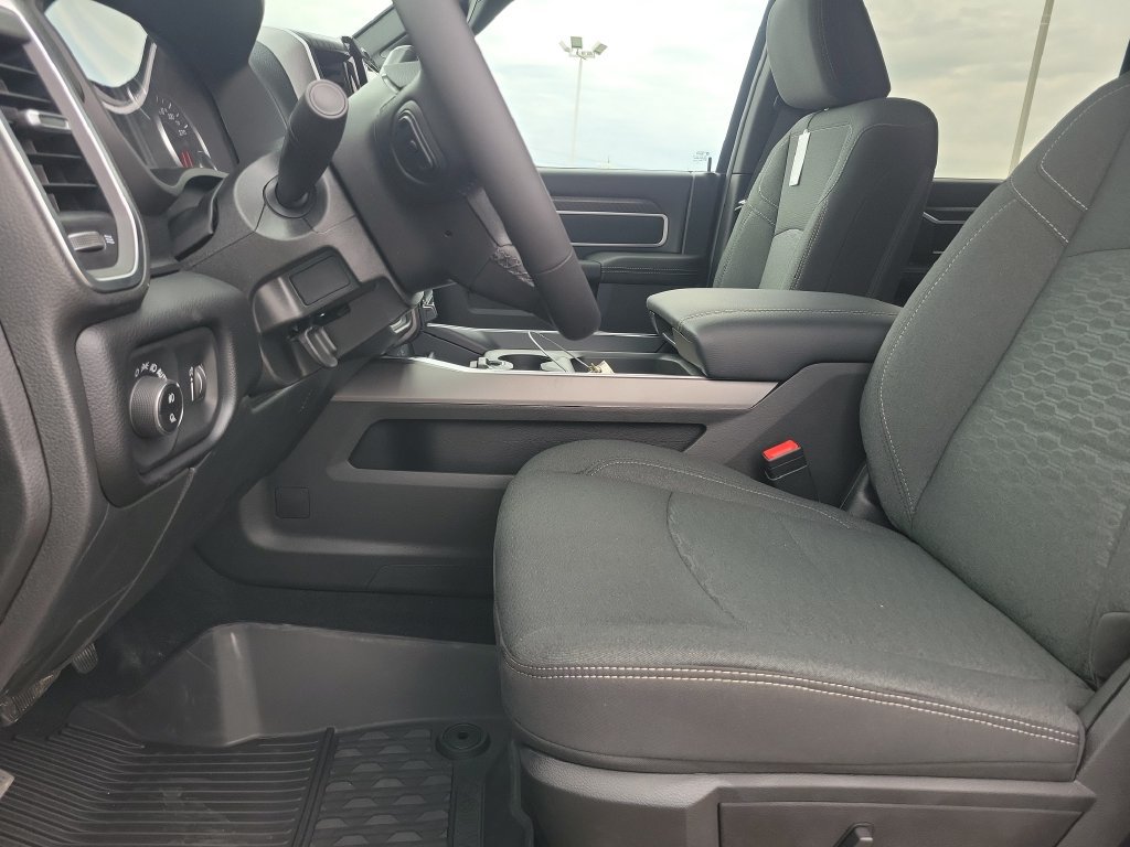 New 2027 RAM 3500 Big Horn AWD/4WD image 16