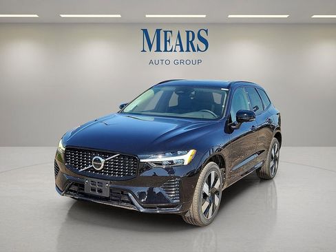 New 2025 Volvo XC60 T8 Plus w/ Climate Package image 2