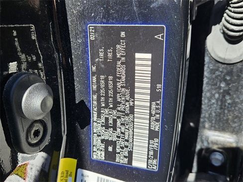 Used 2021 Toyota Highlander LE image 7