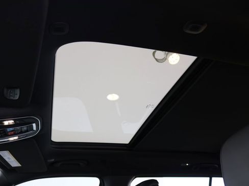 Used 2022 Jeep Wagoneer Series III w/ Premium Group I image 17