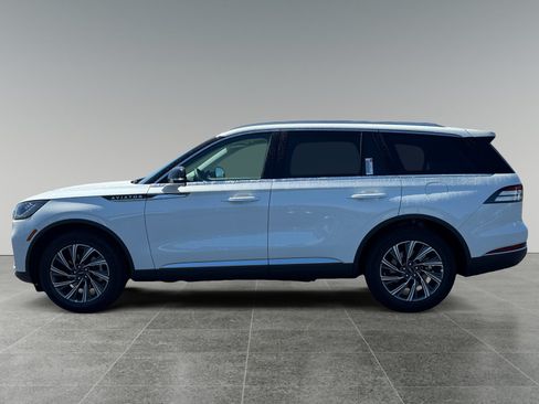 New 2026 Lincoln Aviator AWD image 3
