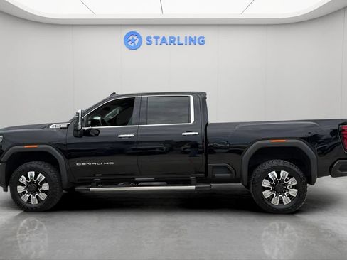 Used 2024 GMC Sierra 2500 Denali AWD/4WD image 3