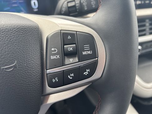 Used 2025 Ford Explorer Active w/ Active Comfort Package image 20