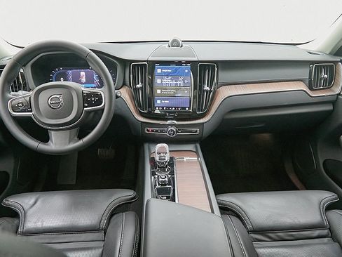 Used 2023 Volvo XC60 B5 Ultimate image 27