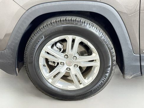 Used 2020 GMC Terrain SLE w/ Driver Convenience Package FWD image 29
