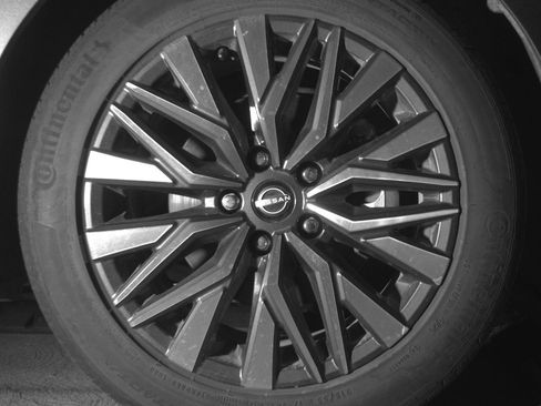 Used 2025 Nissan Altima 2.5 SV FWD image 13