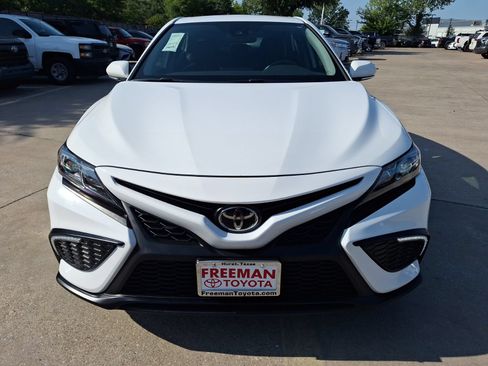Used 2024 Toyota Camry SE w/ Convenience Package FWD image 9