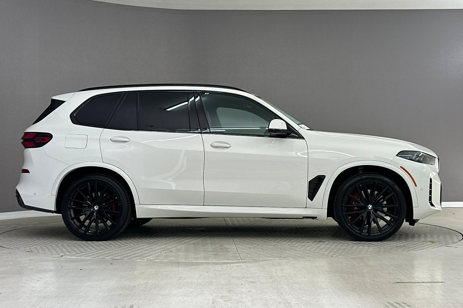 Used 2024 BMW X5 sDrive40i w/ M Sport Package RWD image 7