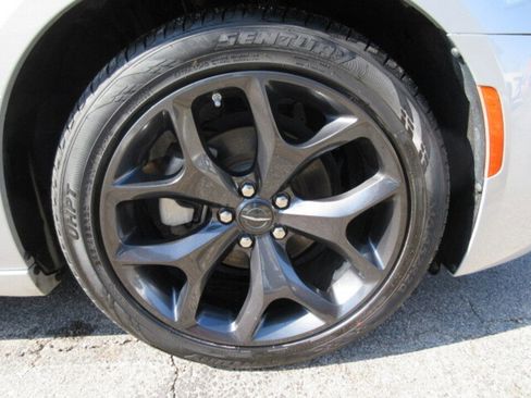 Used 2023 Chrysler 300 S w/ Comfort Group image 9