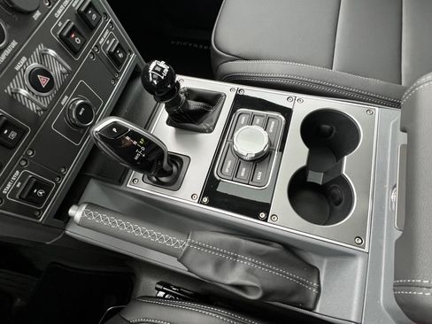 Used 2025 INEOS Grenadier Fieldmaster Edition image 19