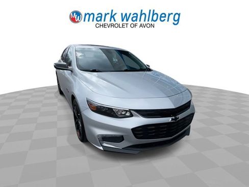 Used 2018 Chevrolet Malibu LT w/ Redline Edition image 3