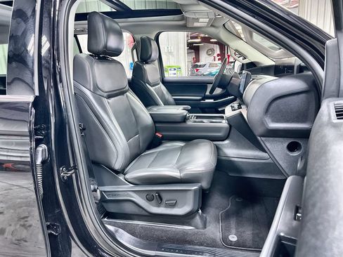 Used 2025 Ford Expedition Active AWD/4WD image 29