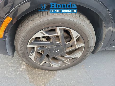 Used 2024 Kia Sportage SX FWD image 4
