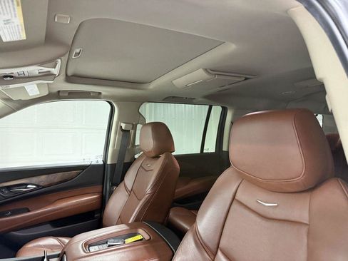 Used 2020 Cadillac Escalade ESV Premium Luxury AWD/4WD image 14