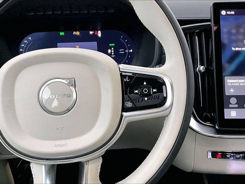 New 2026 Volvo XC90 T8 Ultra w/ Protection Package Premier AWD/4WD image 18
