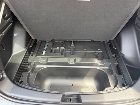 Used 2024 Chevrolet Equinox EV RS FWD image 37