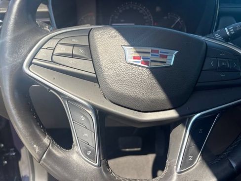 Used 2017 Cadillac XT5 Luxury w/ Driver Awareness Package FWD image 9