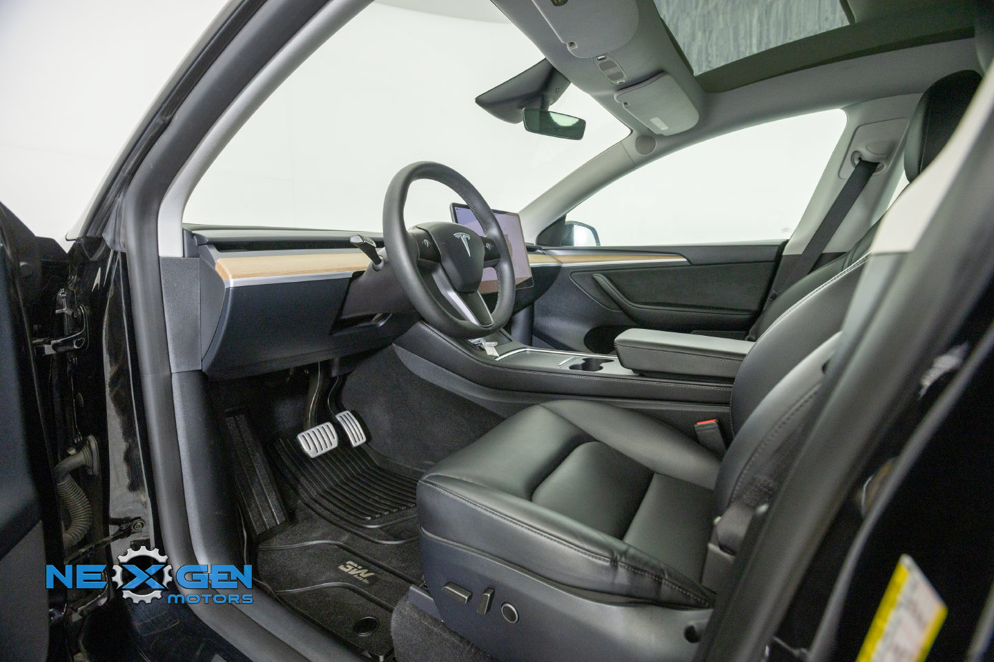 Used 2024 Tesla Model Y Performance AWD/4WD image 11