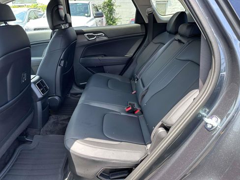 Used 2026 Kia Sportage EX AWD/4WD image 13