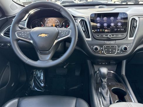 Used 2023 Chevrolet Malibu LT image 2