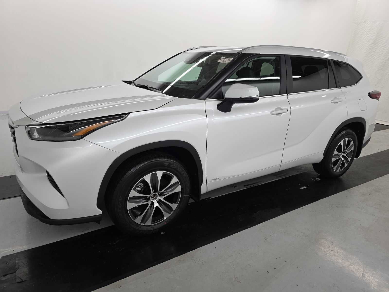 Used 2026 Toyota Highlander XLE AWD/4WD image 6