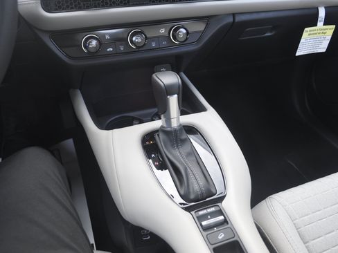 Certified 2025 Honda HR-V LX image 23