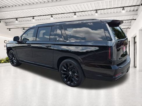 Used 2025 Cadillac Escalade ESV Sport Platinum w/ LPO, ONYX Package AWD/4WD image 8