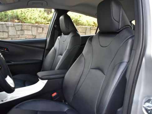 Used 2016 Toyota Prius Four Touring w/ Premium Convenience Package FWD image 21